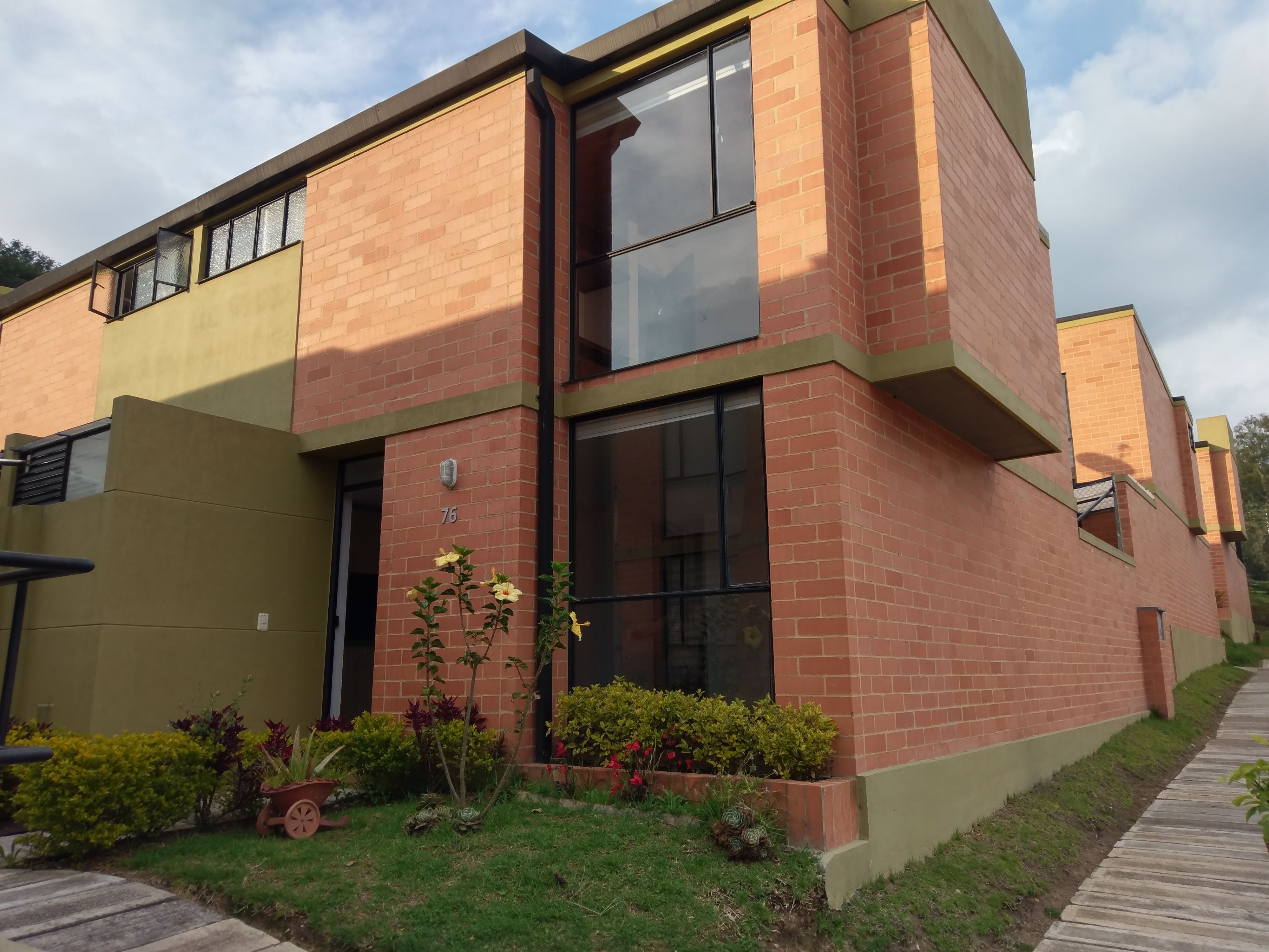 Casa en arriendo Cundinamarca Tenjo Centro Urbano 82 m2 Habitaciones 4 Baños 3 Garajes 1 Precio $1600000