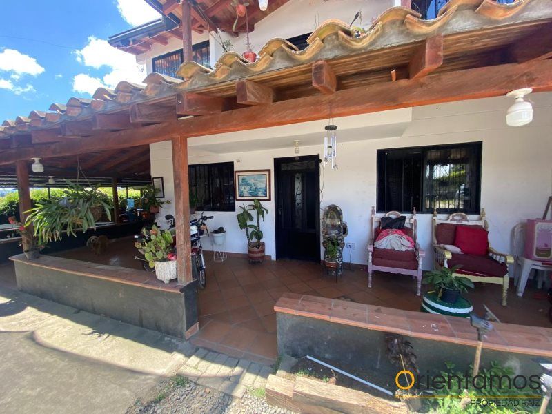 Finca en venta Antioquia El Carmen De Viboral El Carmen De Viboral 2842 m2 Habitaciones 4 Baños 4 Garajes 1 Precio $1800000000