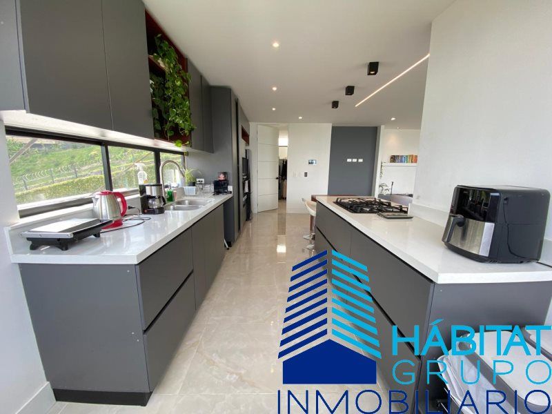 Casa en arriendo Antioquia Envigado La Mesa 270 m2 Habitaciones 3 Baños 5 Garajes 0 Precio $12000000