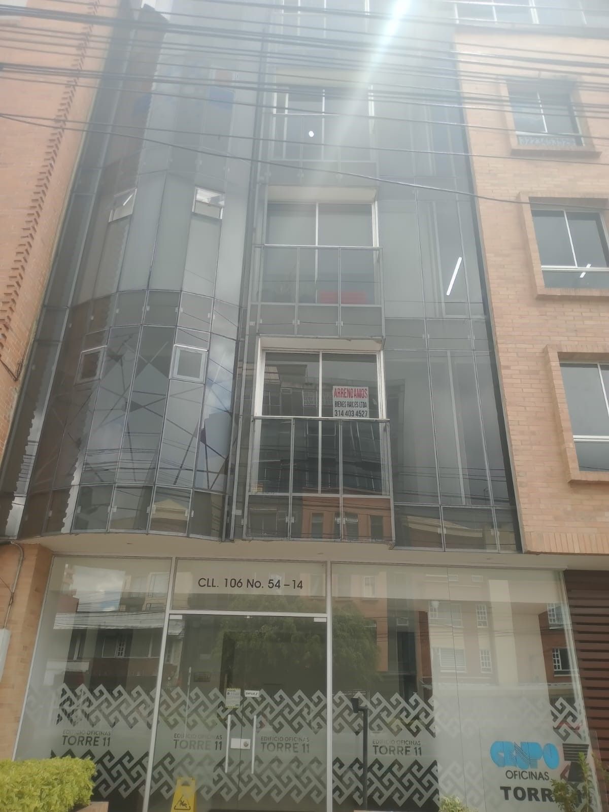 Oficina en arriendo Cundinamarca Bogotá Cjr Mirandela Agrupacion 2 10 m2 Habitaciones 0 Baños 1 Garajes 0 Precio $1000000