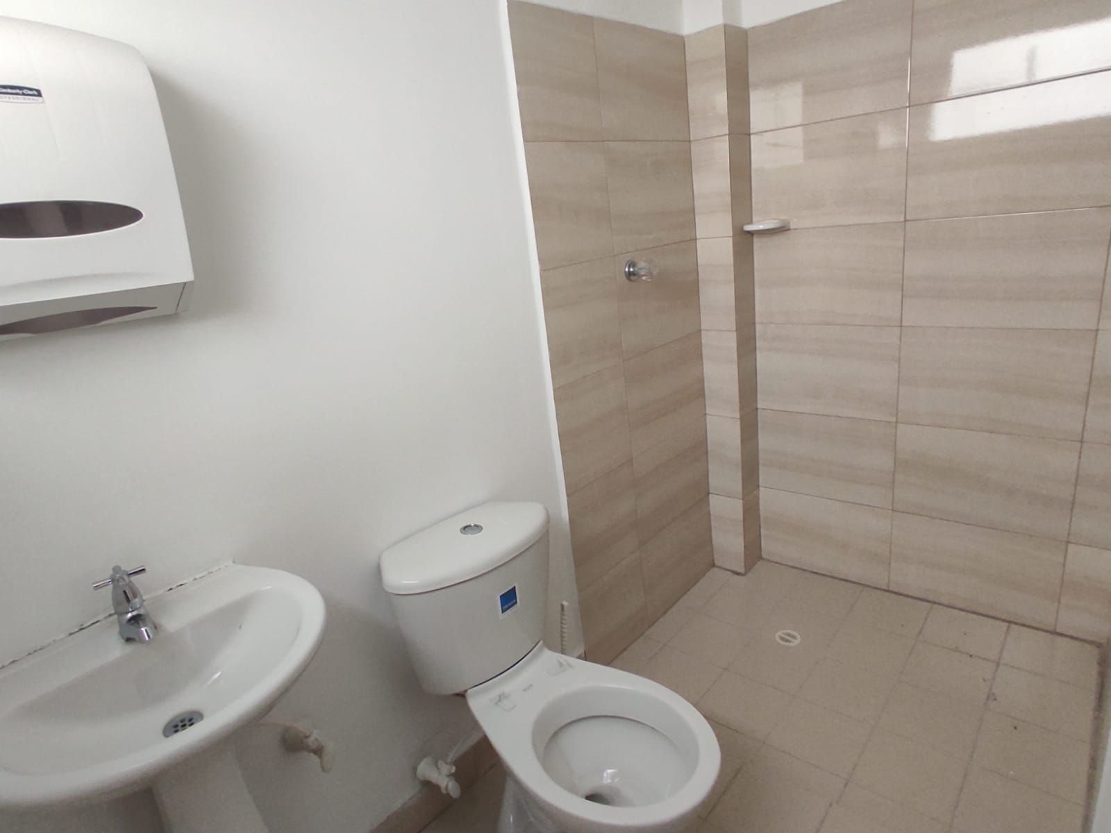 Casa en arriendo Antioquia Medellín Santa Teresita 220 m2 Habitaciones 5 Baños 2 Garajes 0 Precio $5500000