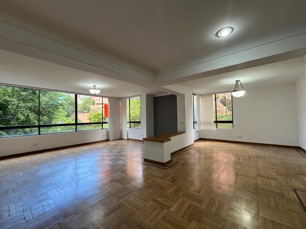 Apartamento en venta Antioquia Medellín Naranjitos 182 m2 Habitaciones 3 Baños 4 Garajes 2 Precio $1110000000