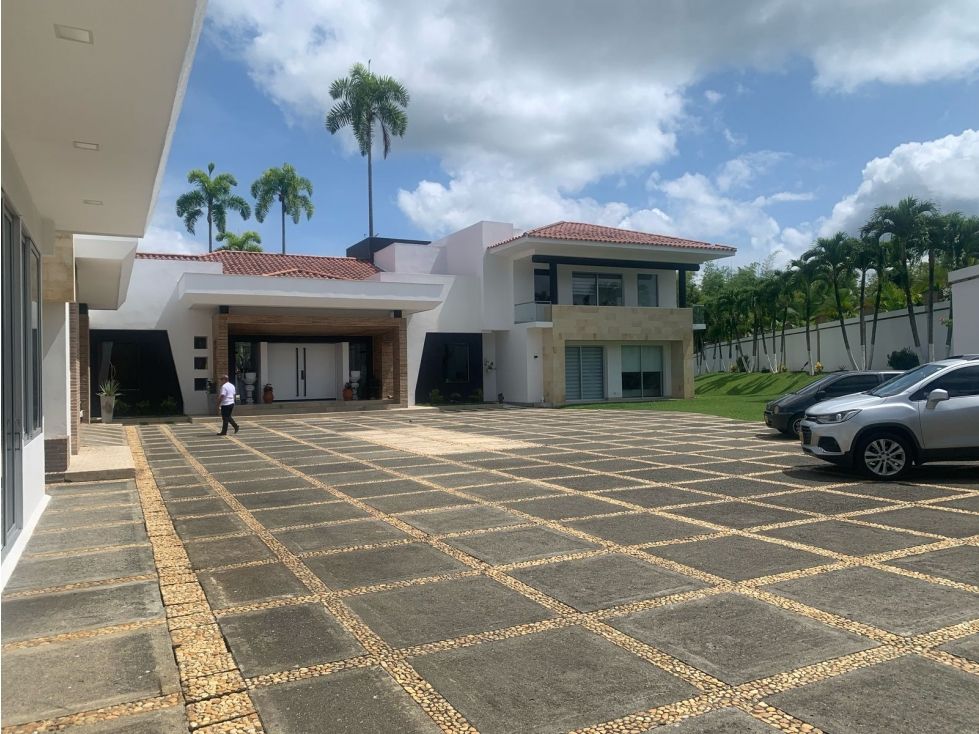 Casa Campestre en venta Risaralda Pereira Catalan 1500 m2 Habitaciones 7 Baños 7 Garajes 20 Precio $8000000000