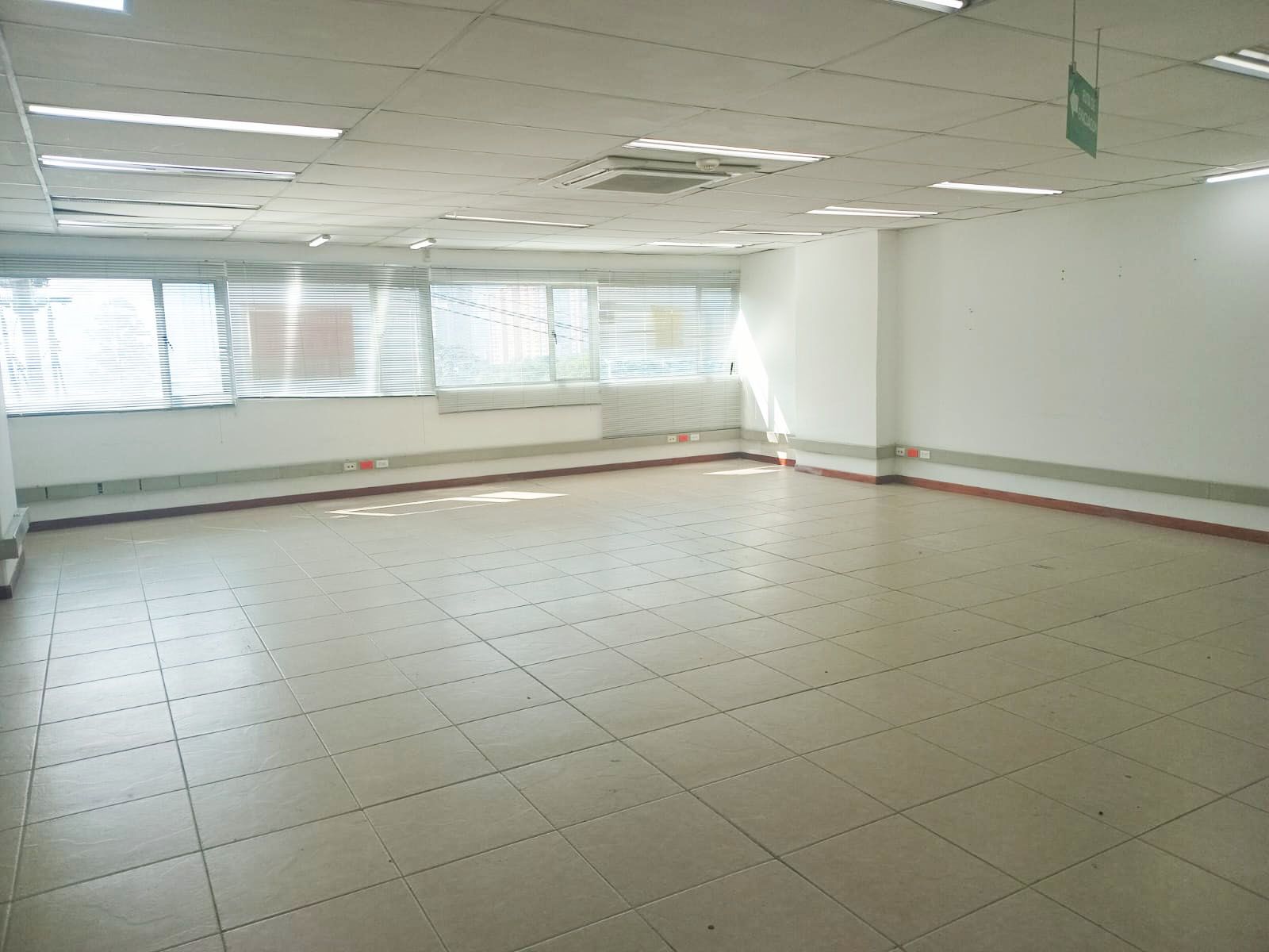 Oficina en arriendo o venta Antioquia La Estrella San Andrés 69 m2 Habitaciones 0 Baños 1 Garajes 1 Precio venta $420000000 Precio arriendo $2850000