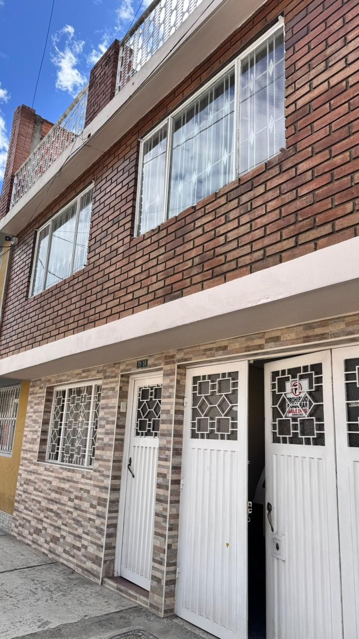 Casa en venta Cundinamarca Bogotá El Retazo 275 m2 Habitaciones 6 Baños 3 Garajes 1 Precio $598000000