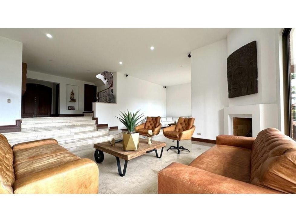 Casa en arriendo o venta Antioquia Medellín San Lucas 372 m2 Habitaciones 4 Baños 5 Garajes 6 Precio venta $2450000000 Precio arriendo $19200000