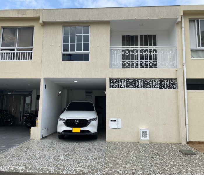 Casa en venta Valle Del Cauca Cali La Hacienda 104 m2 Habitaciones 3 Baños 3 Garajes 2 Precio $660000000