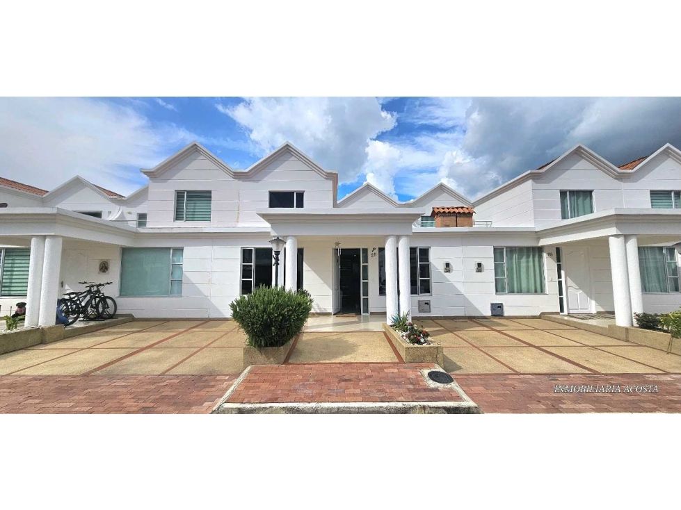 Casa en venta Cundinamarca Zipaquirá Cpr Barandillas 162 m2 Habitaciones 3 Baños 3 Garajes 2 Precio $639000000