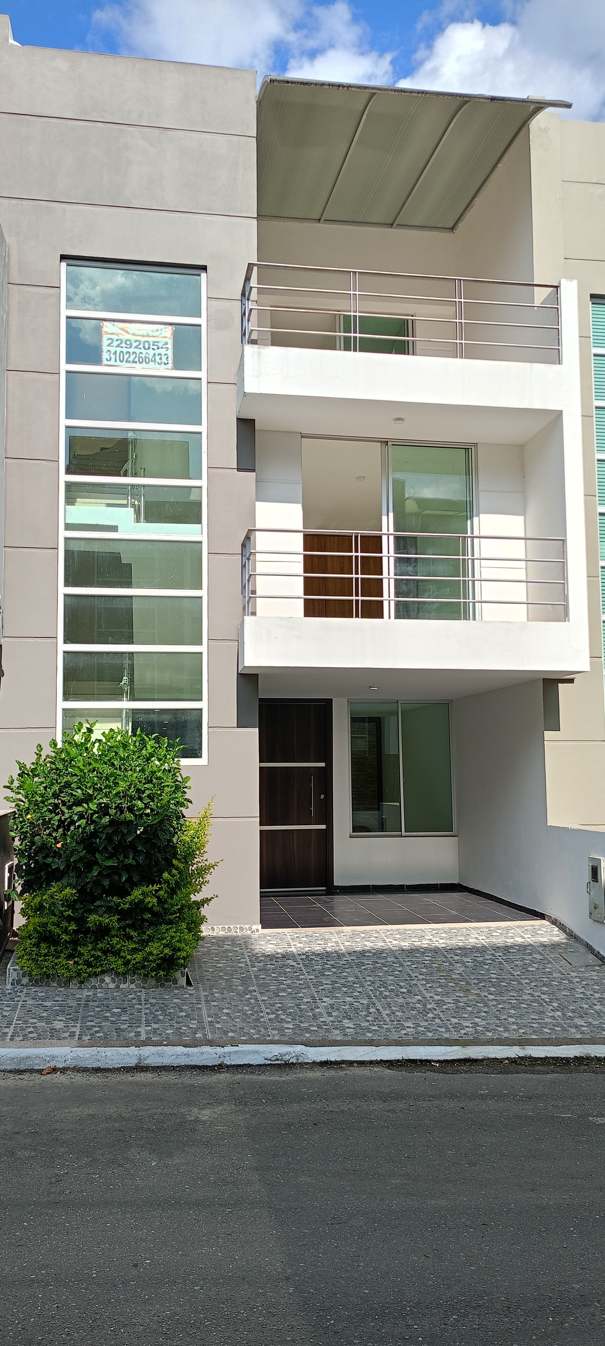 Casa en arriendo o venta Cundinamarca Fusagasugá Cr Parques De La Florida 189 m2 Habitaciones 5 Baños 3 Garajes 1 Precio venta $450000000 Precio arriendo $2000000