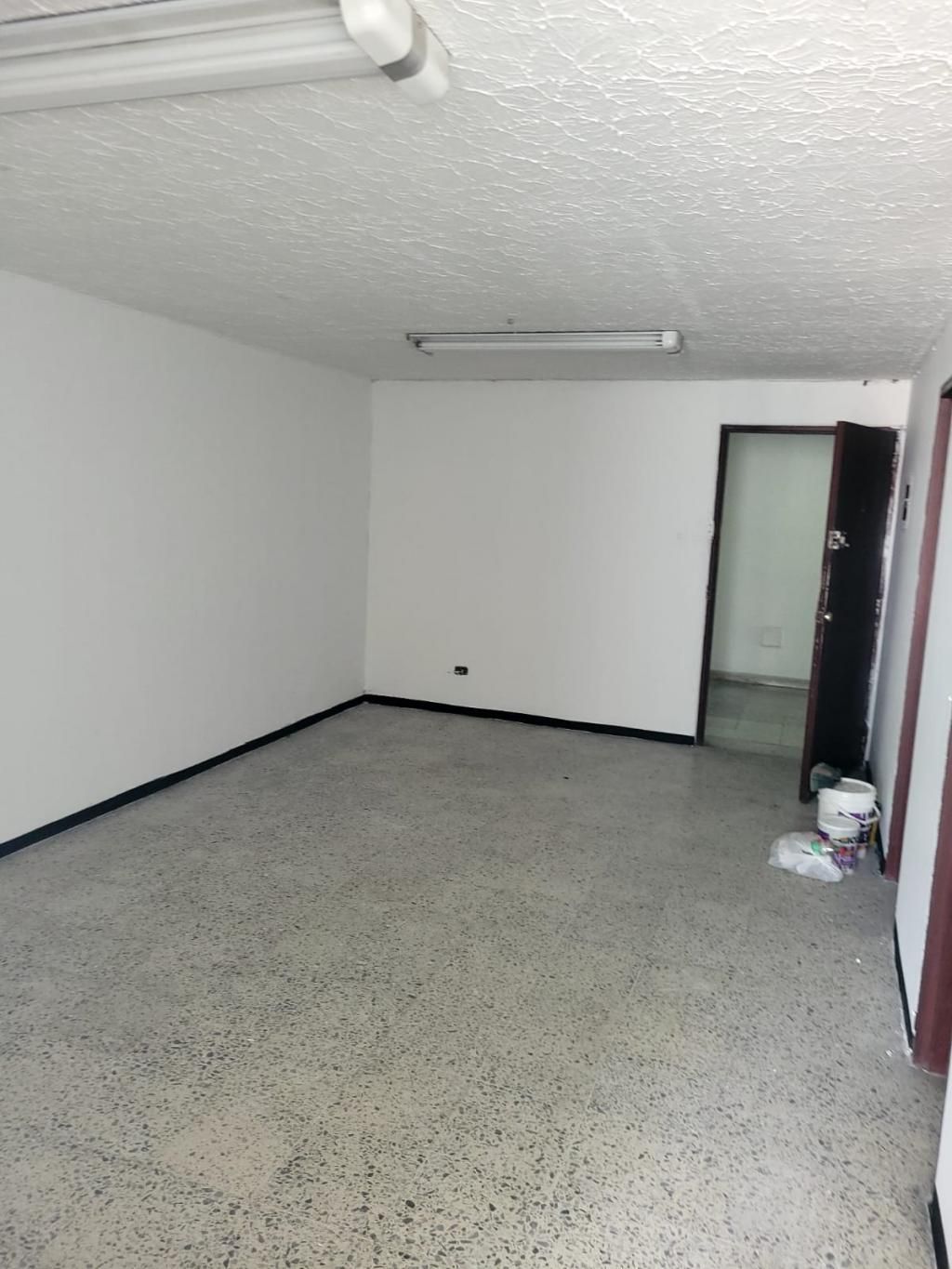 Oficina en arriendo Valle Del Cauca Cali Granada 35 m2 Habitaciones 0 Baños 1 Garajes 1 Precio $800000