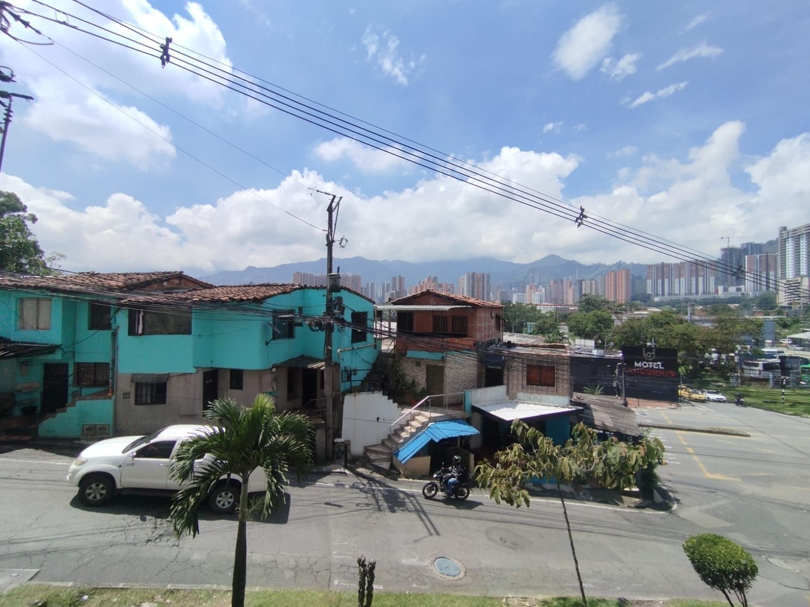 Oficina en arriendo Antioquia La Estrella Ancón San Martín 71 m2 Habitaciones 0 Baños 1 Garajes 1 Precio $2700000