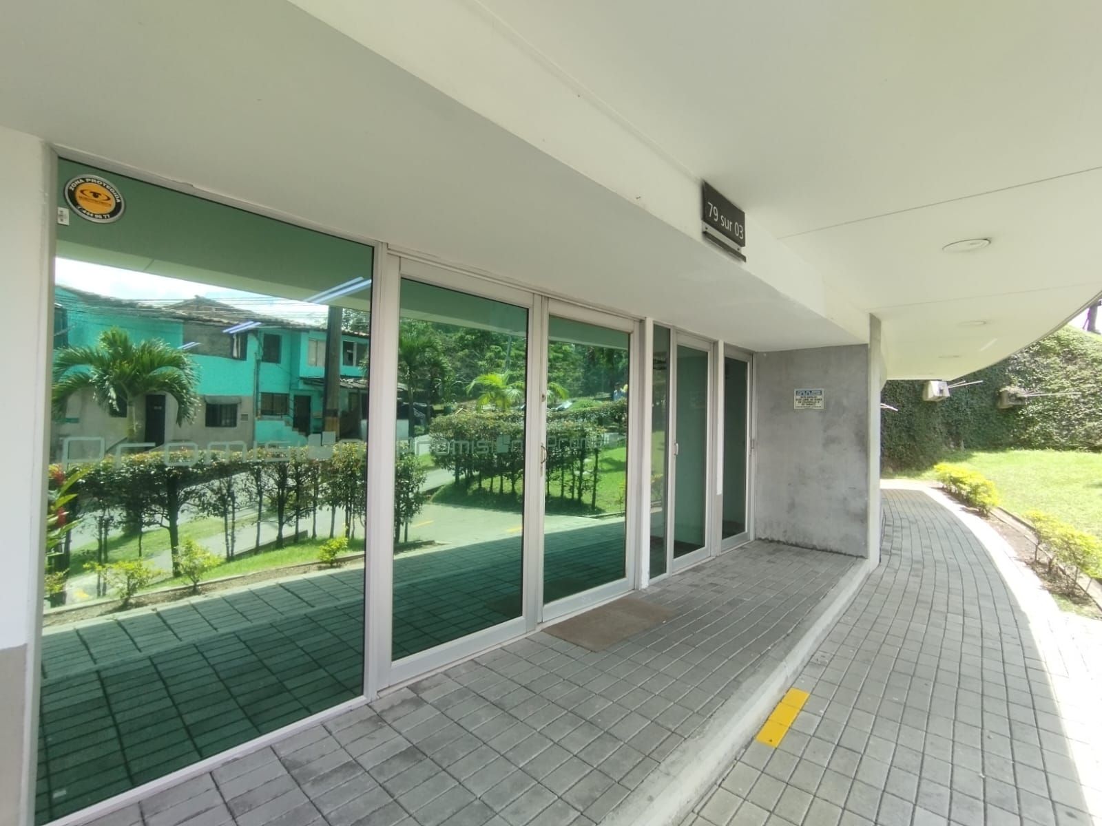 Oficina en arriendo Antioquia La Estrella Ancón San Martín 69 m2 Habitaciones 0 Baños 1 Garajes 1 Precio $2700000