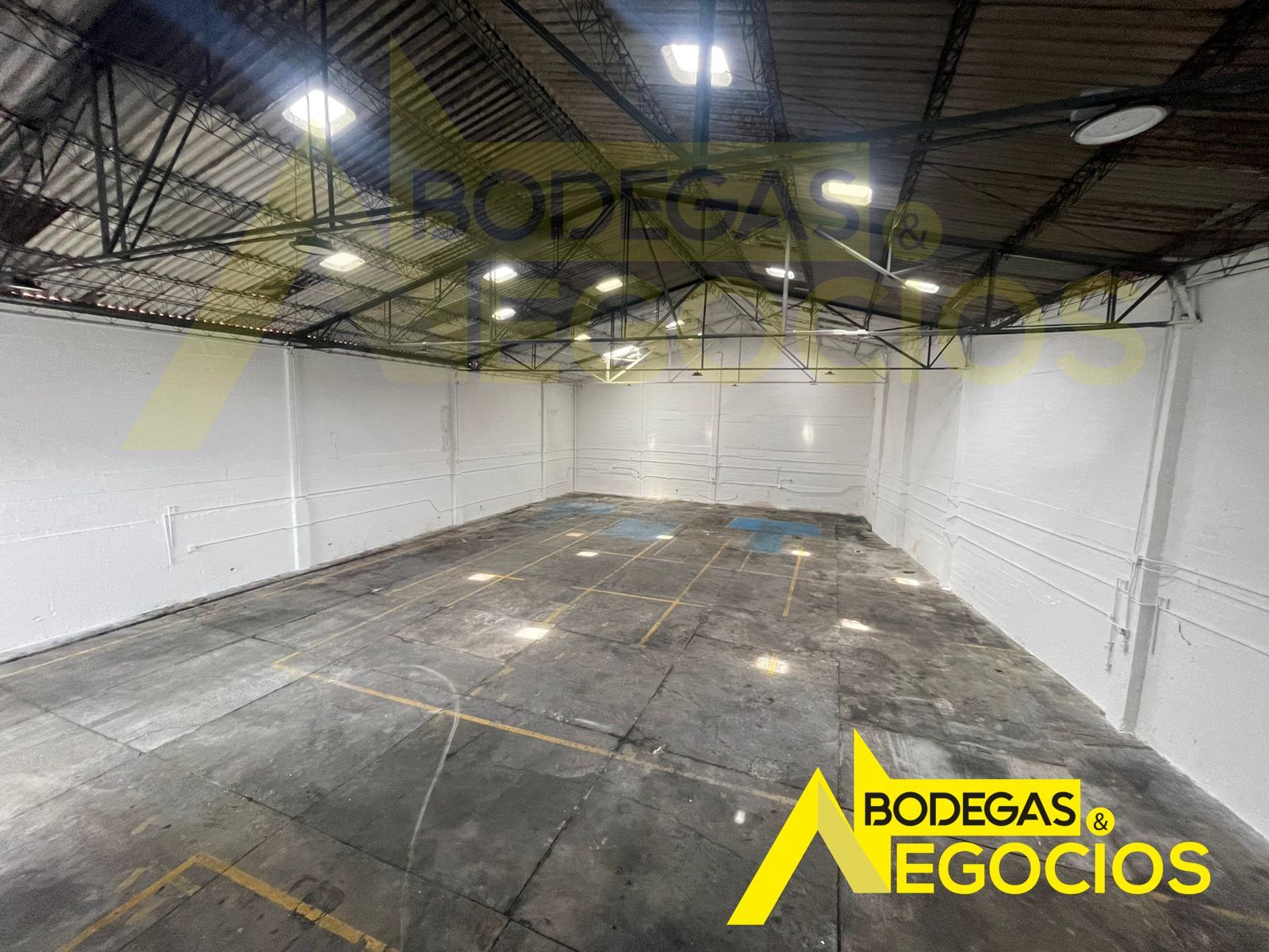 Bodega en arriendo Antioquia Medellín Sevilla 880 m2 Habitaciones 0 Baños 4 Garajes 3 Precio $26000000