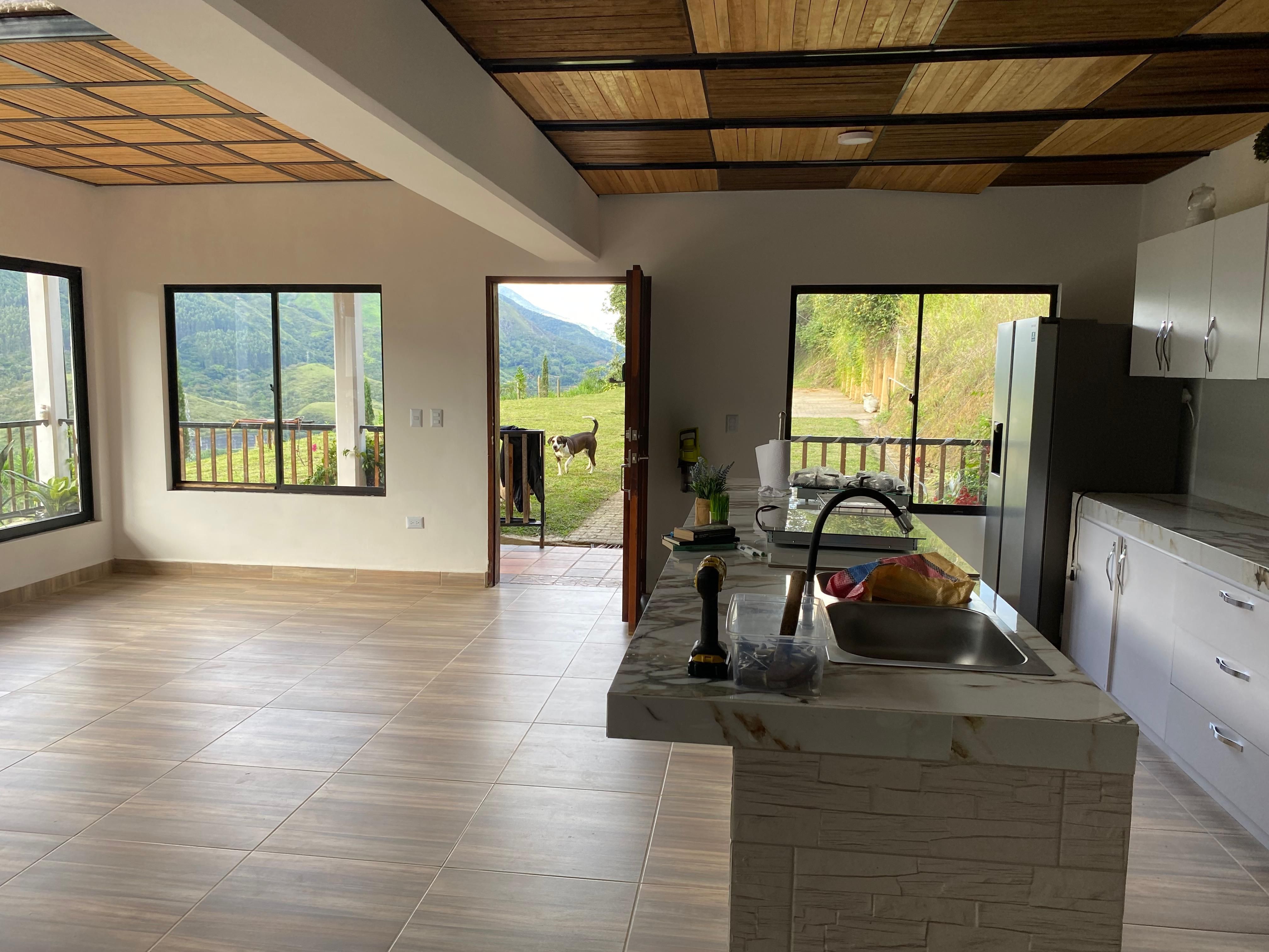 Finca en arriendo o venta Antioquia Barbosa Centro 1500 m2 Habitaciones 4 Baños 5 Garajes 6 Precio venta $950000000 Precio arriendo $4500000