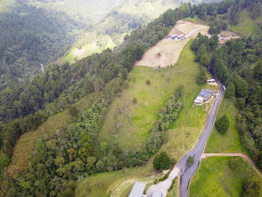 Casa en venta Antioquia Envigado Las Antillas 300 m2 Habitaciones 3 Baños 3 Garajes 4 Precio $2950000000