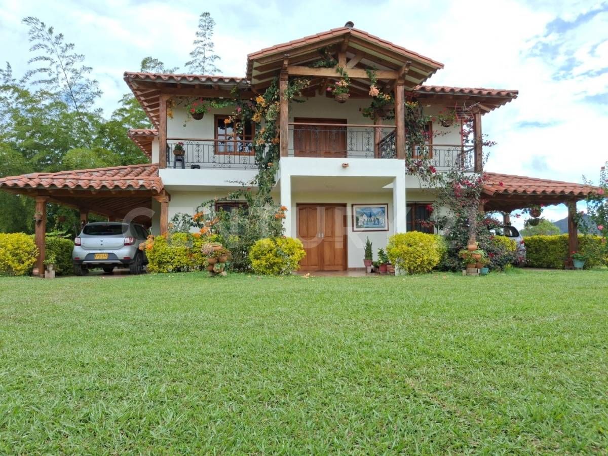 Finca en venta Antioquia Marinilla Vereda Pozo 358 m2 Habitaciones 6 Baños 5 Garajes 2 Precio $1000000000