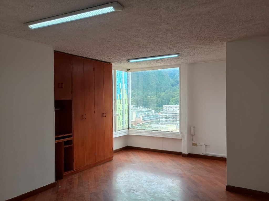Oficina en arriendo Cundinamarca Bogotá Las Nieves 82 m2 Habitaciones 0 Baños 1 Garajes 1 Precio $2410000