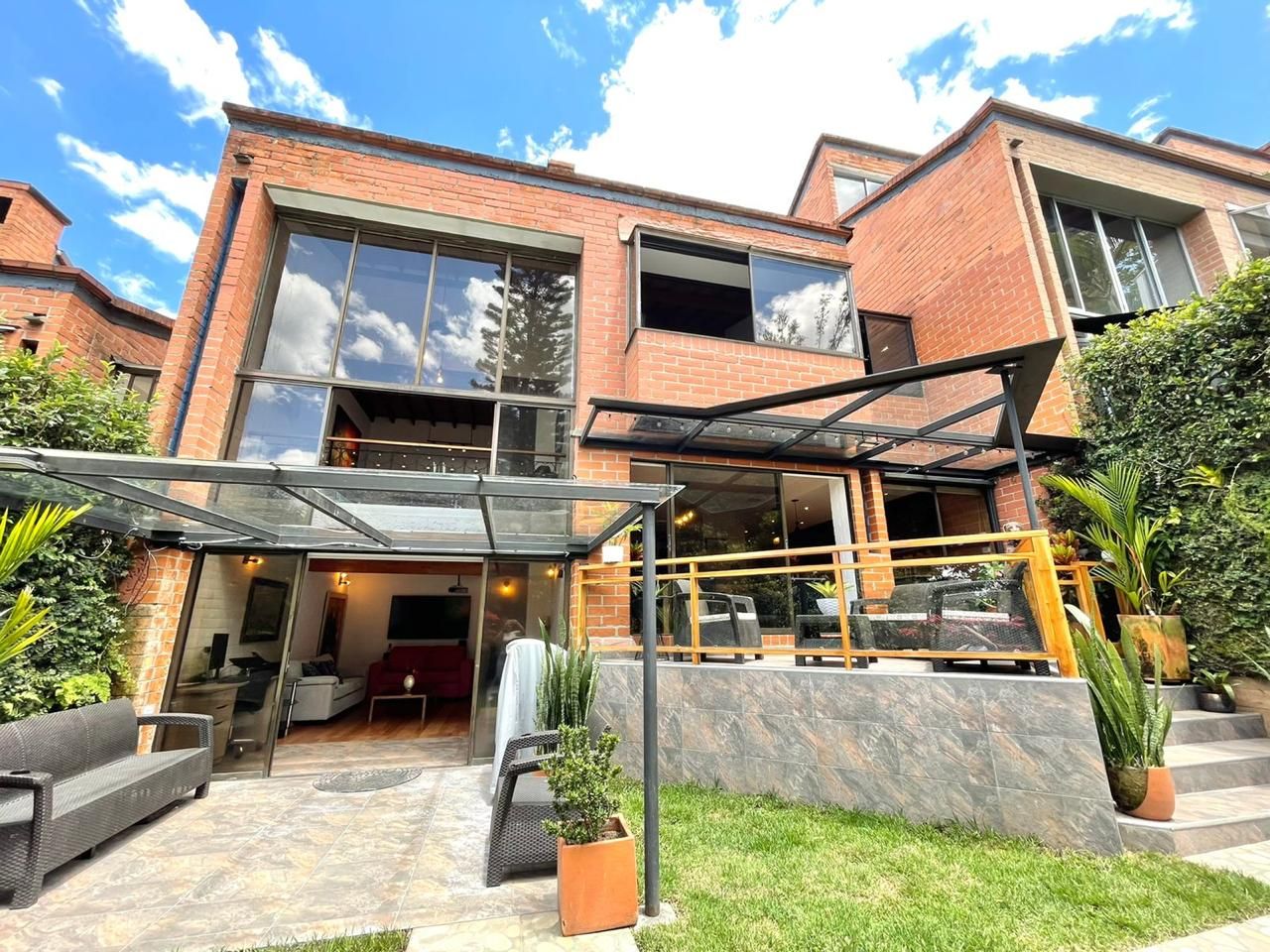 Casa en arriendo Antioquia Medellín Los Balsos No2 250 m2 Habitaciones 4 Baños 4 Garajes 2 Precio $12000000