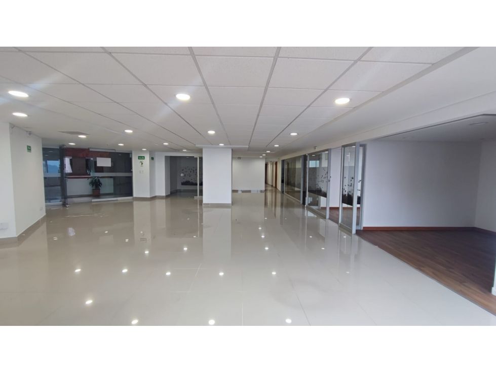 Oficina en arriendo Caldas Manizales El Centro 223 m2 Habitaciones 0 Baños 4 Garajes 0 Precio $11830000