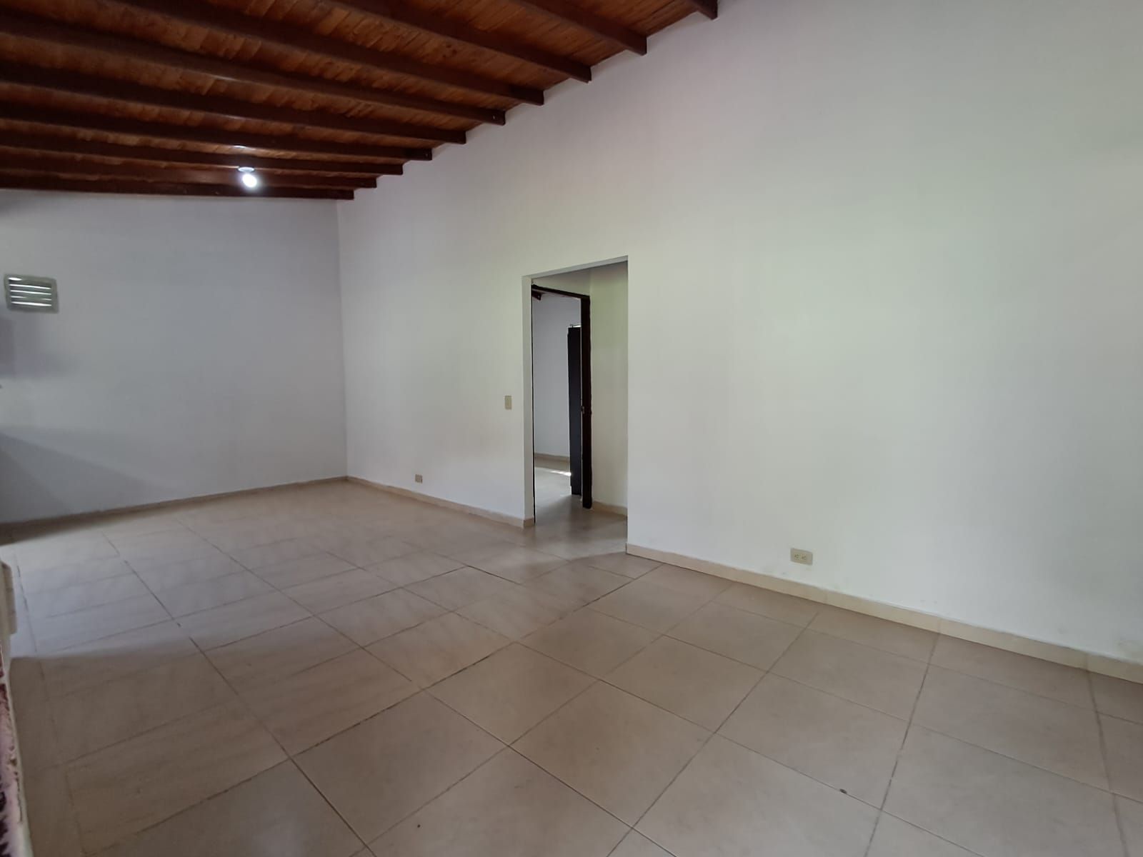 Casa Campestre en arriendo Antioquia Envigado San Rafael 400 m2 Habitaciones 3 Baños 2 Garajes 2 Precio $4300000