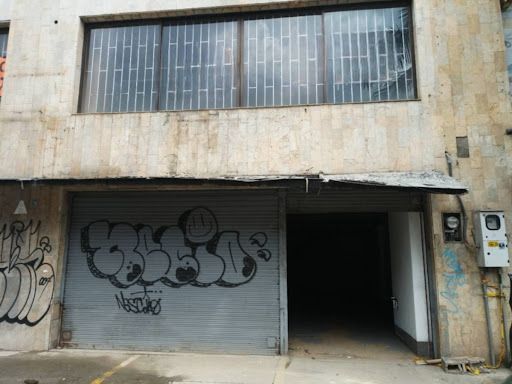 Local en arriendo Antioquia Medellín Tenche 150 m2 Habitaciones 0 Baños 2 Garajes 3 Precio $10500000