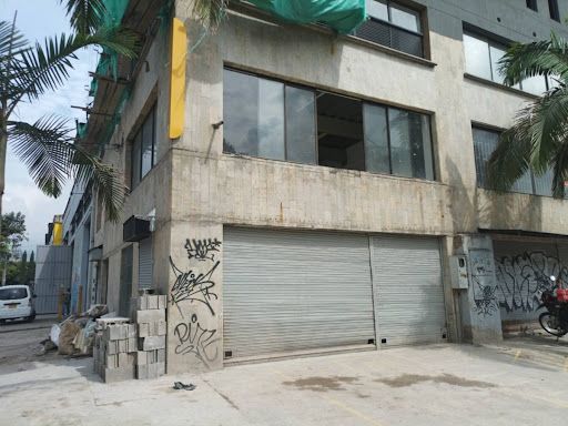 Local en arriendo Antioquia Medellín Tenche 120 m2 Habitaciones 0 Baños 2 Garajes 3 Precio $9000000