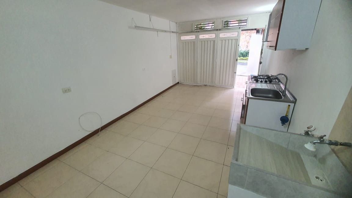 Oficina en arriendo Antioquia Medellín Los Conquistadores 30 m2 Habitaciones 0 Baños 1 Garajes 0 Precio $1600000