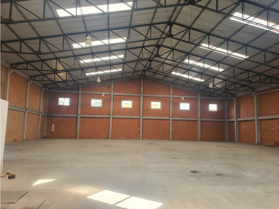 Bodega en arriendo Cundinamarca Funza Funza 1237 m2 Habitaciones 0 Baños 2 Garajes 4 Precio $21000000
