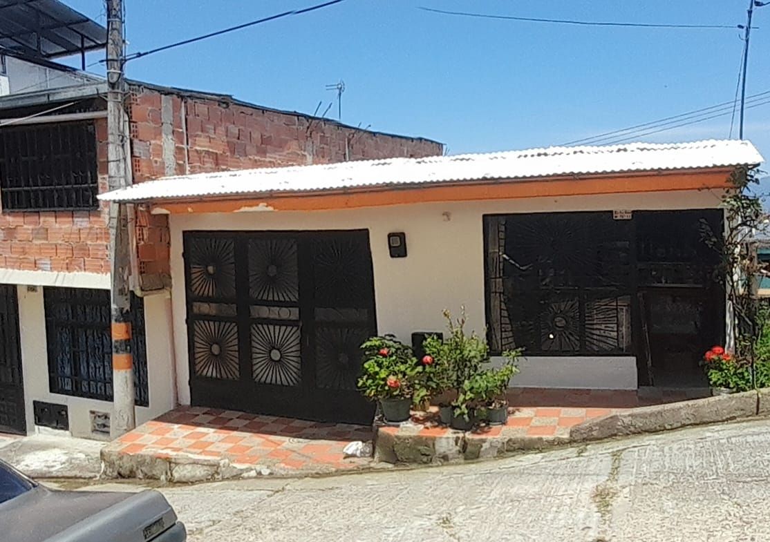 Casa en venta Cundinamarca Fusagasugá Los Robles 98 m2 Habitaciones 3 Baños 1 Garajes 1 Precio $165000000