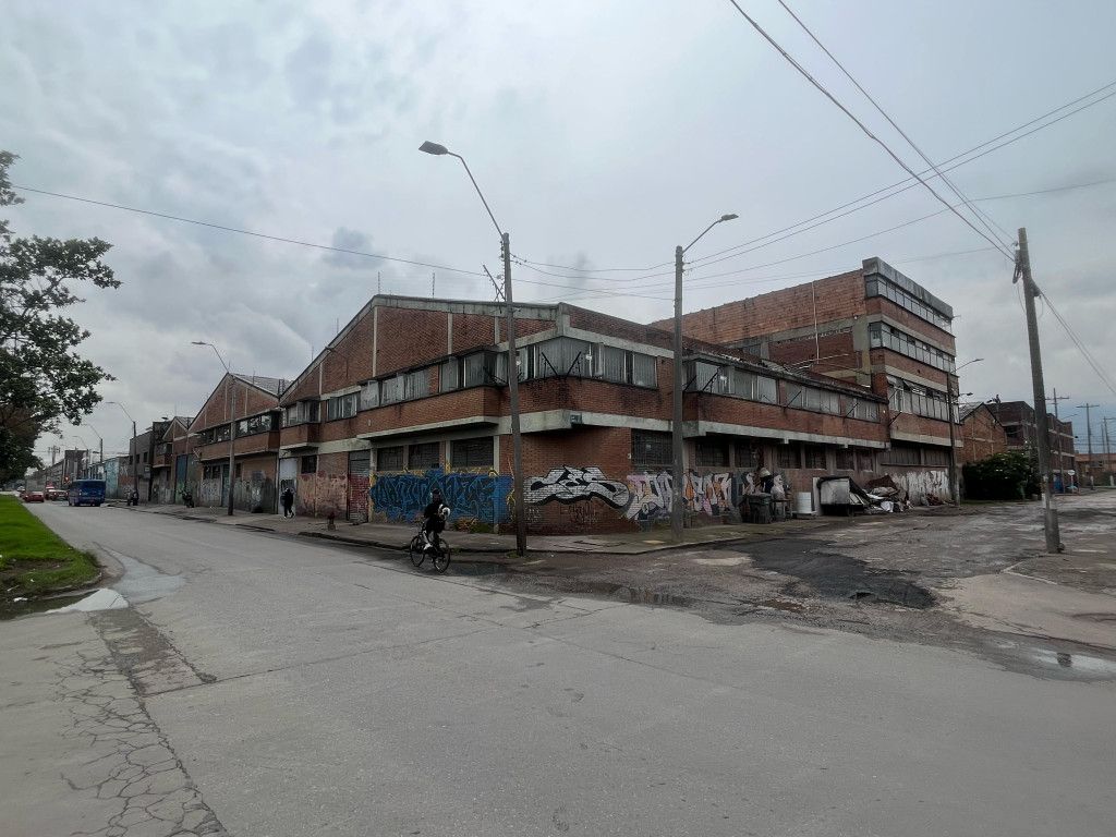 Bodega en arriendo Cundinamarca Bogotá Gorgonzola 1170 m2 Habitaciones 0 Baños 4 Garajes 0 Precio $22000000