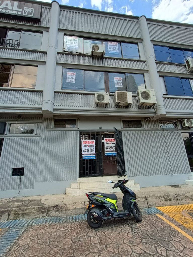 Oficina en arriendo Antioquia Envigado Las Vegas 241 m2 Habitaciones 0 Baños 2 Garajes 2 Precio $10000000