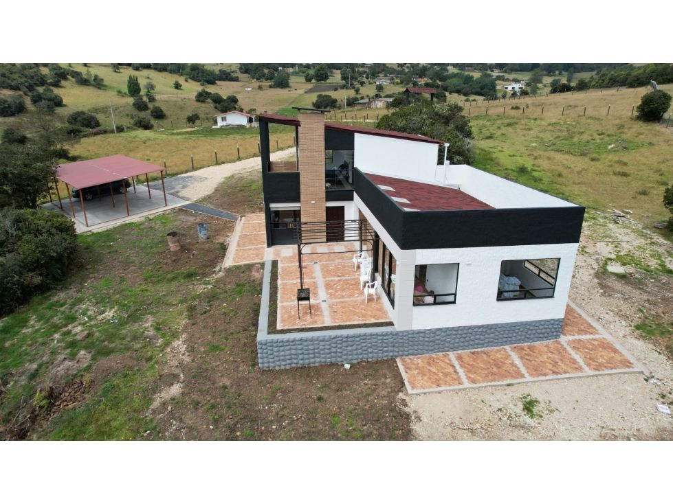 Casa Campestre en arriendo o venta Boyacá Cómbita Cómbita 250 m2 Habitaciones 3 Baños 2 Garajes 3 Precio venta $870000000 Precio arriendo $3000000