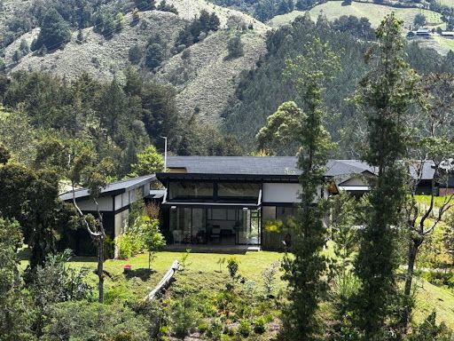 Casa en venta Antioquia El Retiro El Retiro 220 m2 Habitaciones 3 Baños 4 Garajes 2 Precio $2700000000