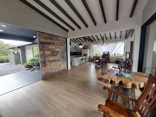 Casa en venta Antioquia Medellín Medellín 430 m2 Habitaciones 4 Baños 3 Garajes 2 Precio $2550000000