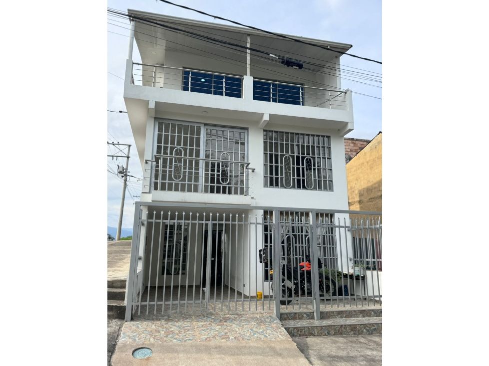 Casa en venta Cundinamarca Fusagasugá Cr Cambulos I 161 m2 Habitaciones 4 Baños 4 Garajes 1 Precio $480000000