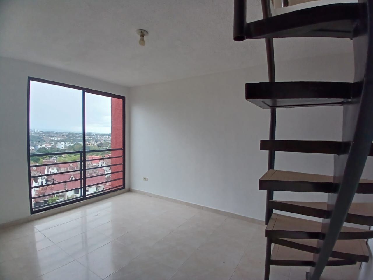 Apartamento en arriendo Risaralda Pereira El Plumon Alto 103 m2 Habitaciones 3 Baños 2 Garajes 1 Precio $1650000