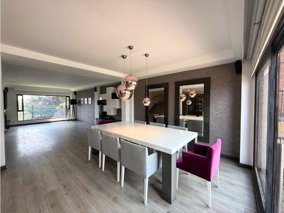 Casa en venta Cundinamarca Bogotá Altos De Suba 285 m2 Habitaciones 5 Baños 6 Garajes 2 Precio $1800000000