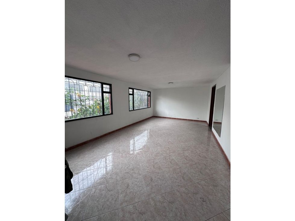 Casa en venta Cundinamarca Bogotá La Estrada 321 m2 Habitaciones 7 Baños 4 Garajes 3 Precio $1210000000