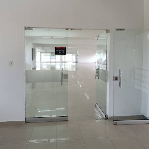 Local en arriendo Valle Del Cauca Cali Ciudad Capri 571 m2 Habitaciones 0 Baños 5 Garajes 0 Precio $18050000