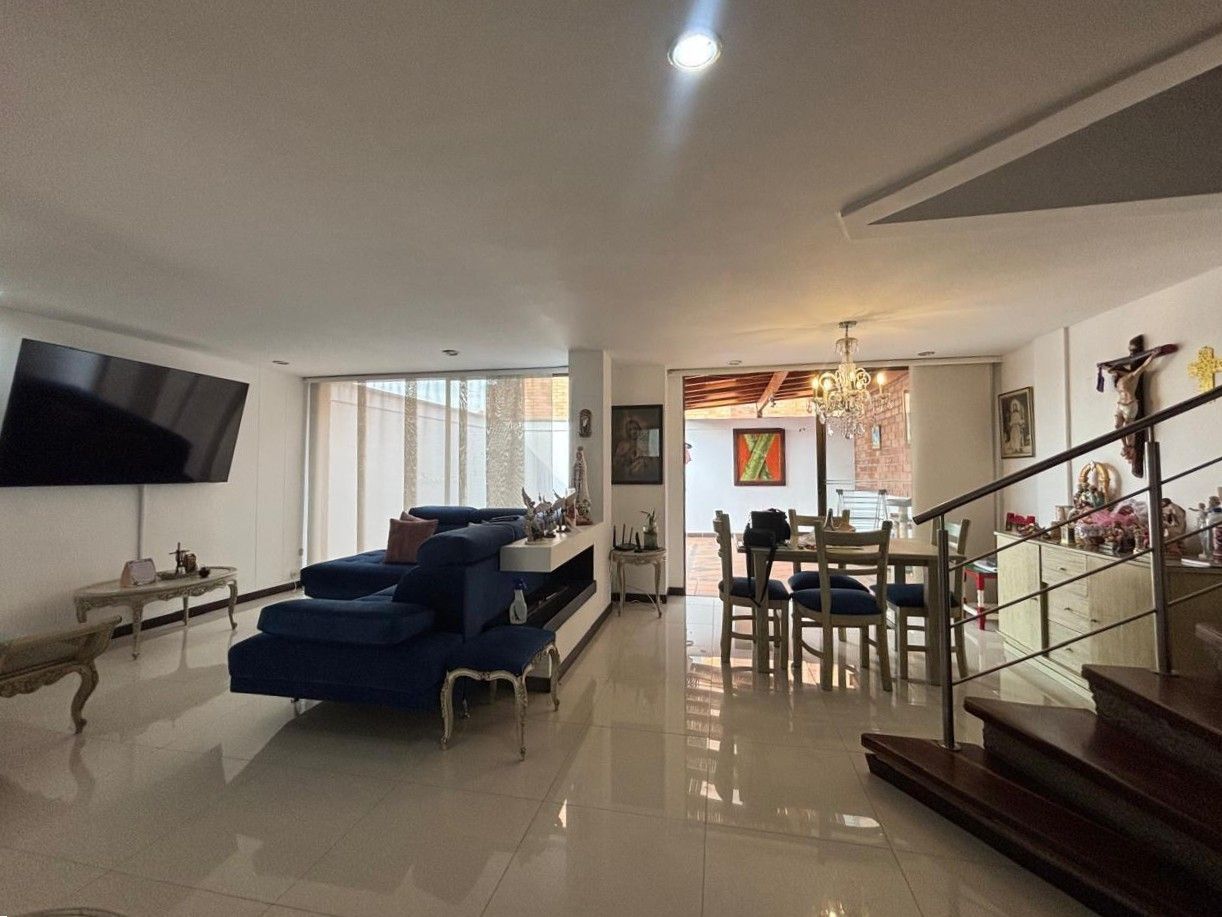 Casa en arriendo Antioquia Envigado Loma Del Atravesado 150 m2 Habitaciones 3 Baños 3 Garajes 3 Precio $6200000