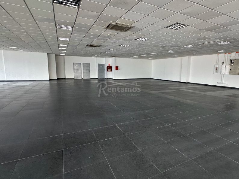 Local en venta Antioquia Medellín La Candelaria 740 m2 Habitaciones 0 Baños 4 Garajes 0 Precio $3000000000