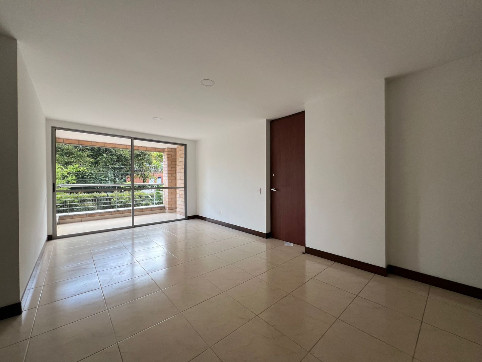 Apartamento en arriendo Antioquia Envigado Loma Del Atravesado 84 m2 Habitaciones 3 Baños 2 Garajes 1 Precio $3250000