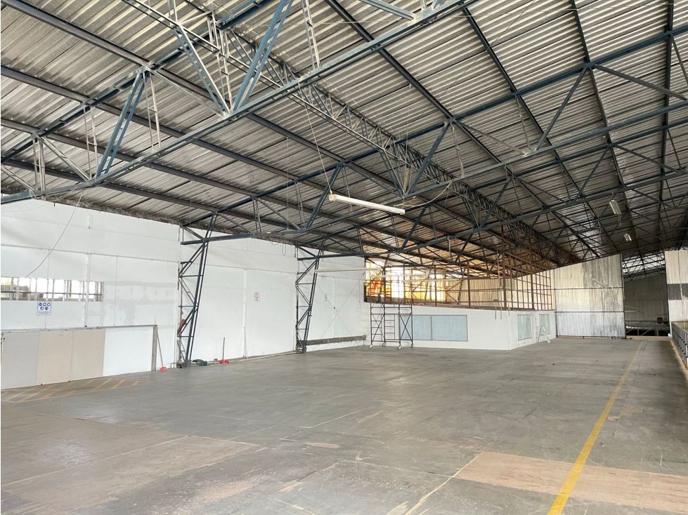 Bodega en arriendo Quindío Armenia Armenia 5165 m2 Habitaciones 0 Baños 10 Garajes 6 Precio $126600000