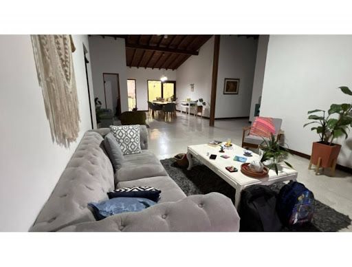 Casa en venta Antioquia Medellín Los Conquistadores 250 m2 Habitaciones 4 Baños 3 Garajes 1 Precio $1300000000