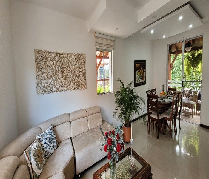 Casa en venta Valle Del Cauca Jamundí Ub Sol De Primavera 0 m2 Habitaciones 5 Baños 5 Garajes 1 Precio $550000000