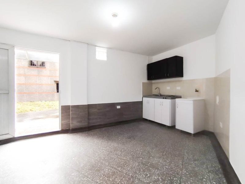 Local en arriendo Antioquia La Estrella La Ospina 20 m2 Habitaciones 0 Baños 1 Garajes 0 Precio $1000000