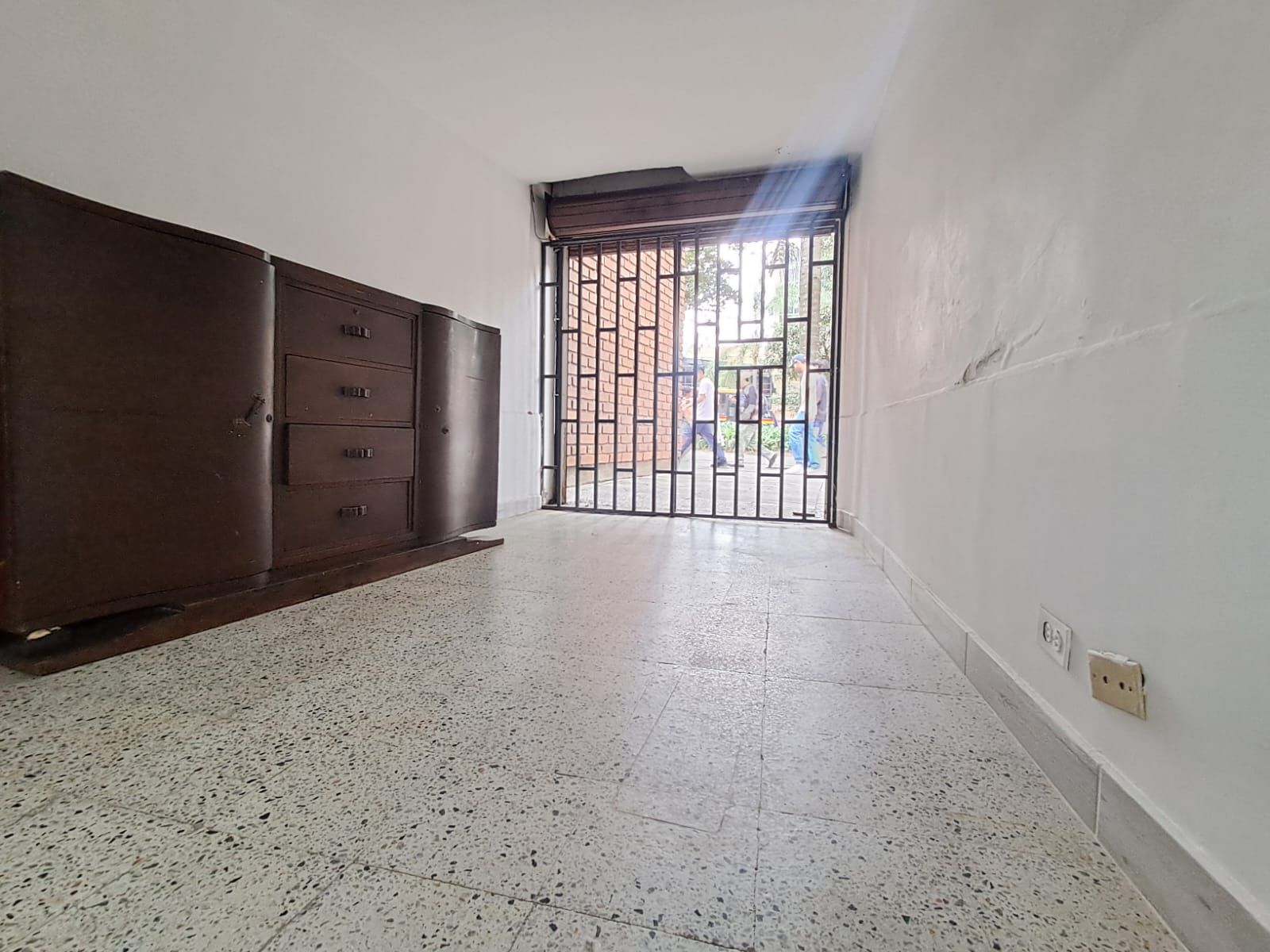 Local en arriendo Antioquia Medellín La Candelaria 33 m2 Habitaciones 0 Baños 0 Garajes 0 Precio $4500000