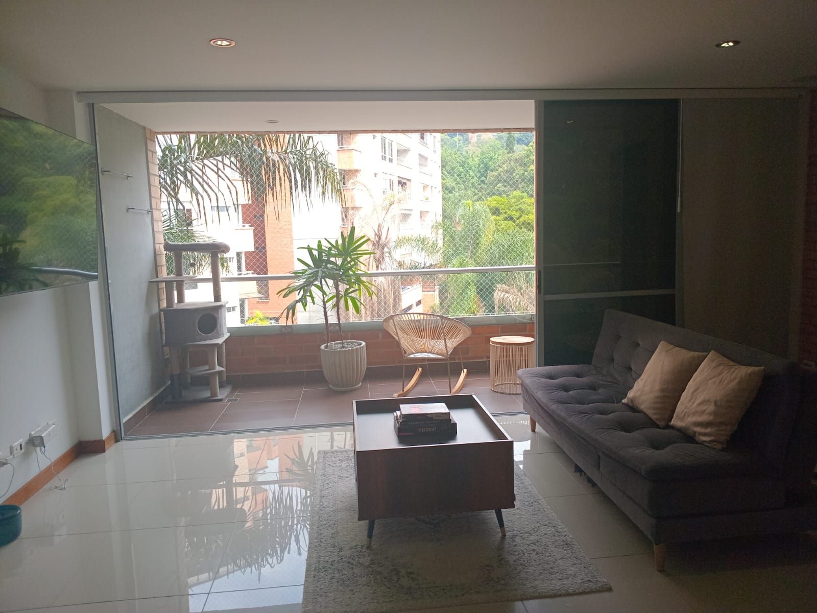 Apartamento en arriendo Antioquia Envigado La Inmaculada 93 m2 Habitaciones 3 Baños 2 Garajes 2 Precio $4700000