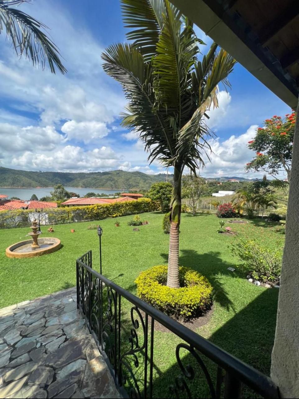 Finca en venta Valle Del Cauca Calima Calima 380 m2 Habitaciones 4 Baños 4 Garajes 6 Precio $1250000000