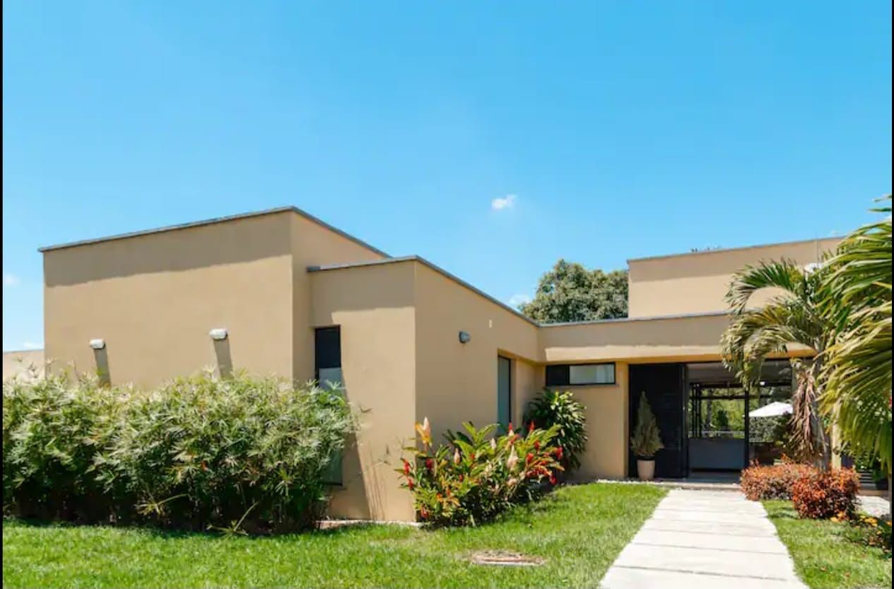 Casa en venta Quindío La Tebaida La Tebaida 245 m2 Habitaciones 3 Baños 5 Garajes 4 Precio $1540000000